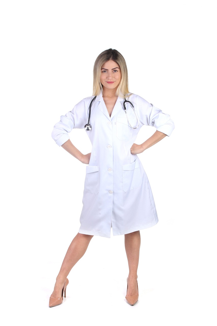 woman-doctor-5321347_1280